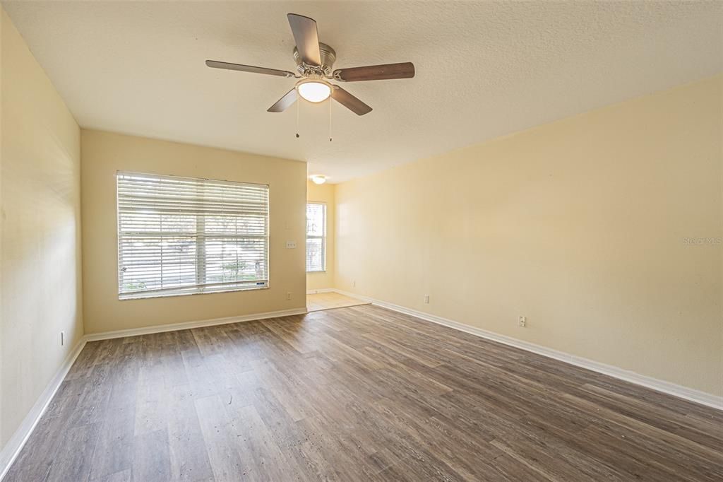 出租: $1,895 (3 贝兹, 2 浴室, 1600 平方英尺)