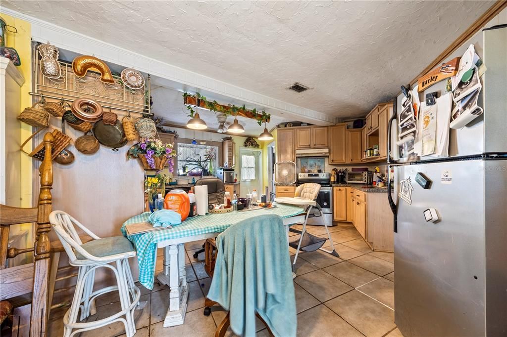 待售: $409,000 (4 贝兹, 2 浴室, 2490 平方英尺)