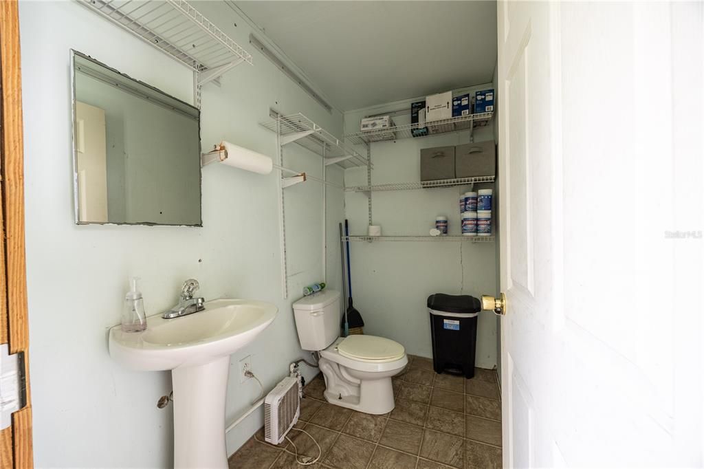 待售: $409,000 (4 贝兹, 2 浴室, 2490 平方英尺)