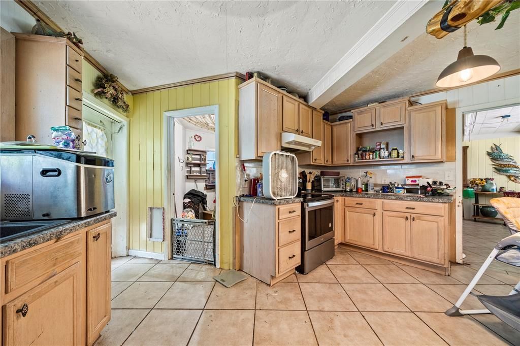 待售: $409,000 (4 贝兹, 2 浴室, 2490 平方英尺)