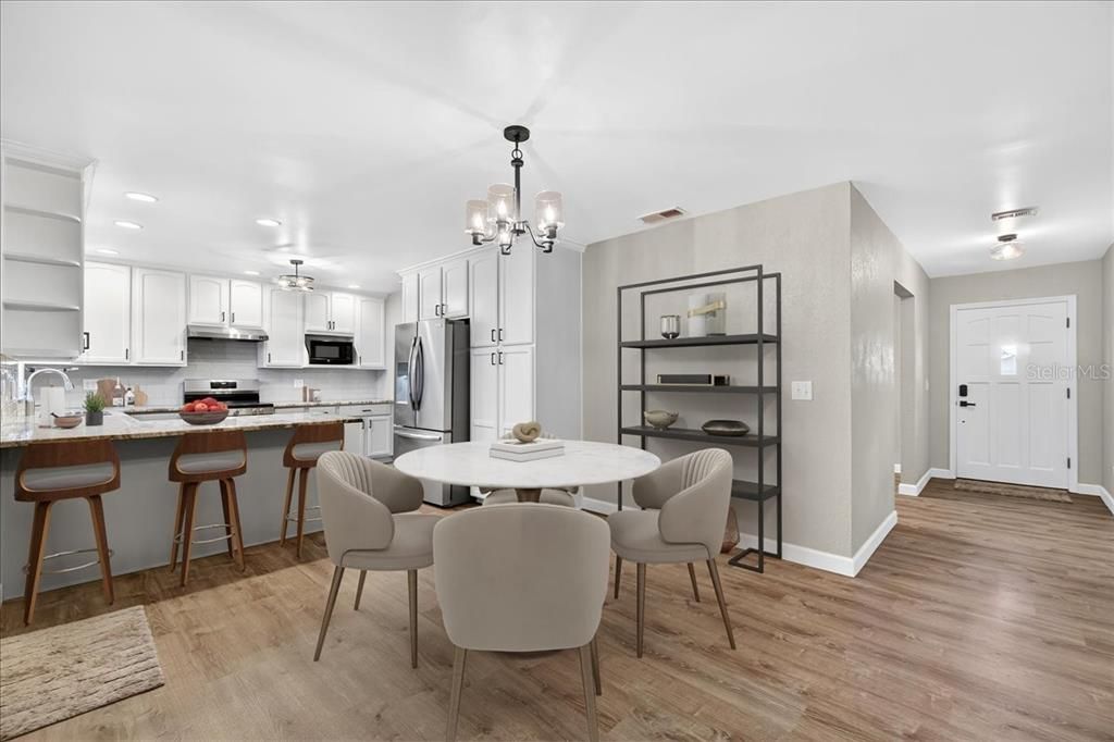 合同活跃: $314,900 (3 贝兹, 2 浴室, 1500 平方英尺)