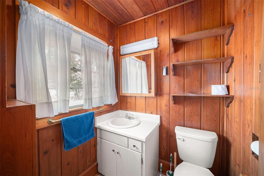 En Venta: $425,000 (3 camas, 2 baños, 2445 Pies cuadrados)