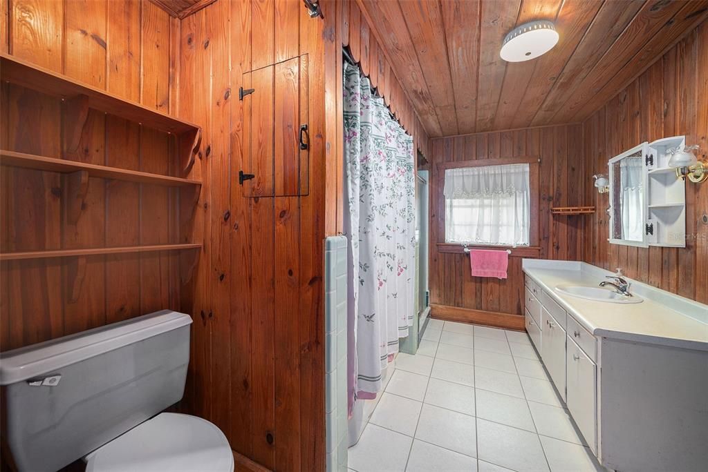 En Venta: $425,000 (3 camas, 2 baños, 2445 Pies cuadrados)