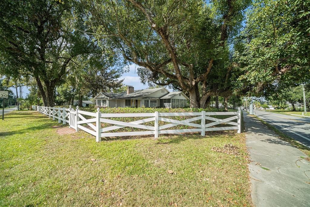 En Venta: $425,000 (3 camas, 2 baños, 2445 Pies cuadrados)