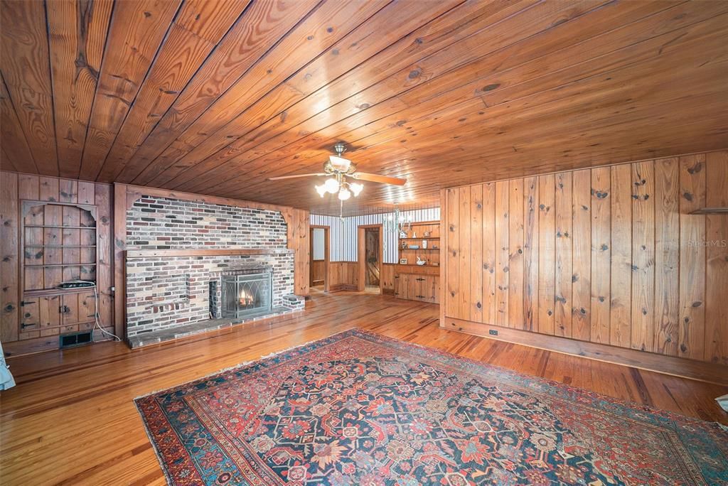 En Venta: $425,000 (3 camas, 2 baños, 2445 Pies cuadrados)