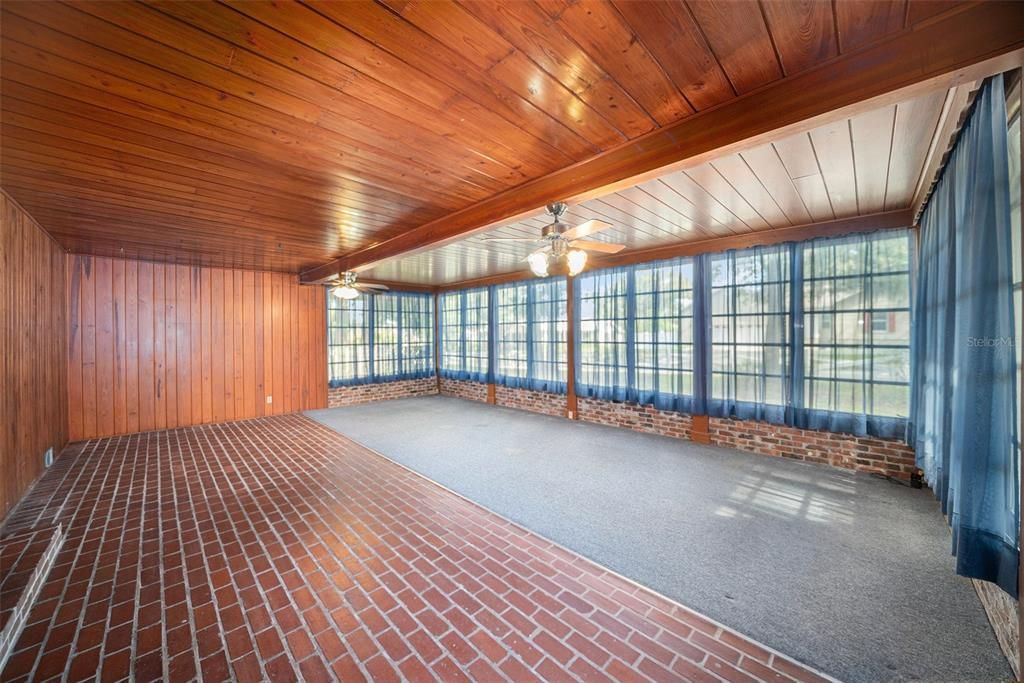 En Venta: $425,000 (3 camas, 2 baños, 2445 Pies cuadrados)