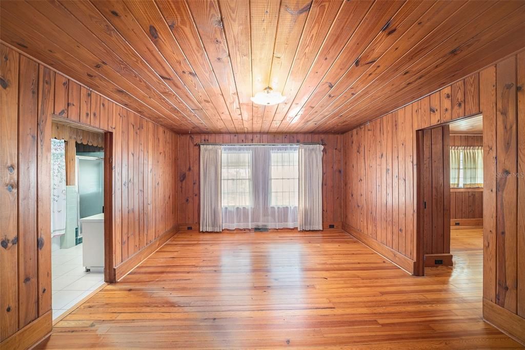 En Venta: $425,000 (3 camas, 2 baños, 2445 Pies cuadrados)