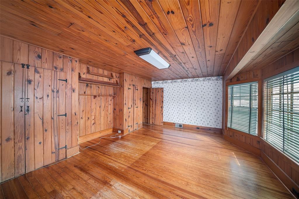 En Venta: $425,000 (3 camas, 2 baños, 2445 Pies cuadrados)