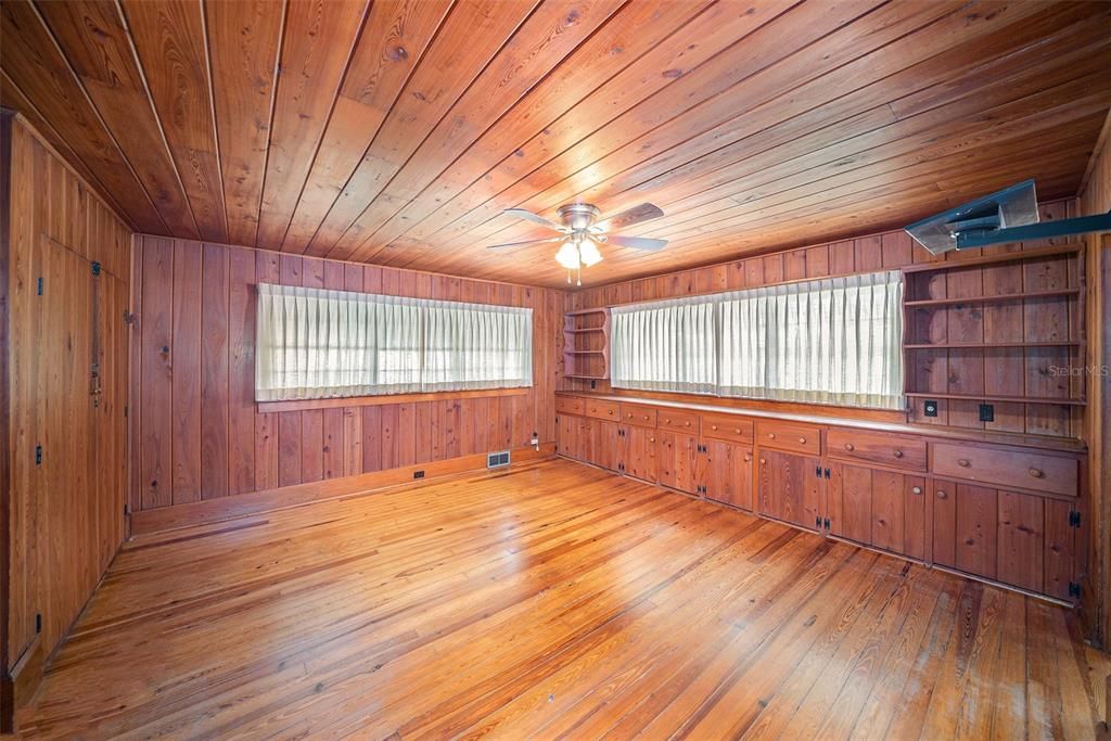 En Venta: $425,000 (3 camas, 2 baños, 2445 Pies cuadrados)