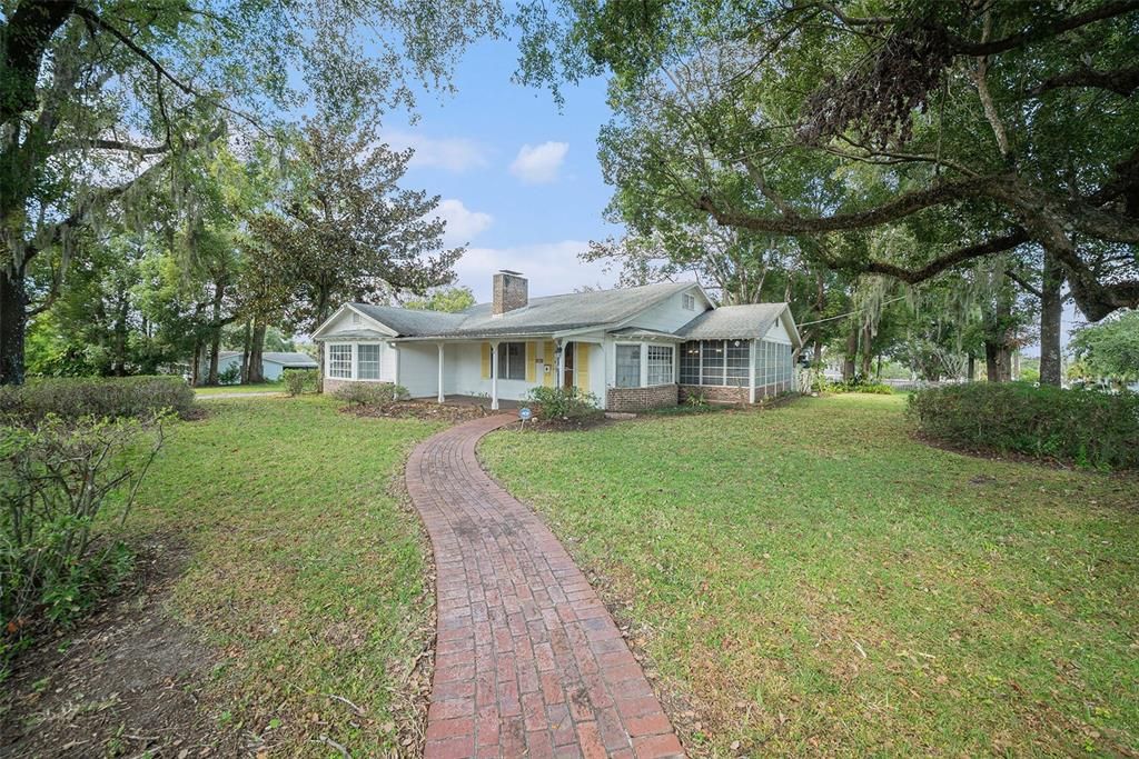 En Venta: $425,000 (3 camas, 2 baños, 2445 Pies cuadrados)