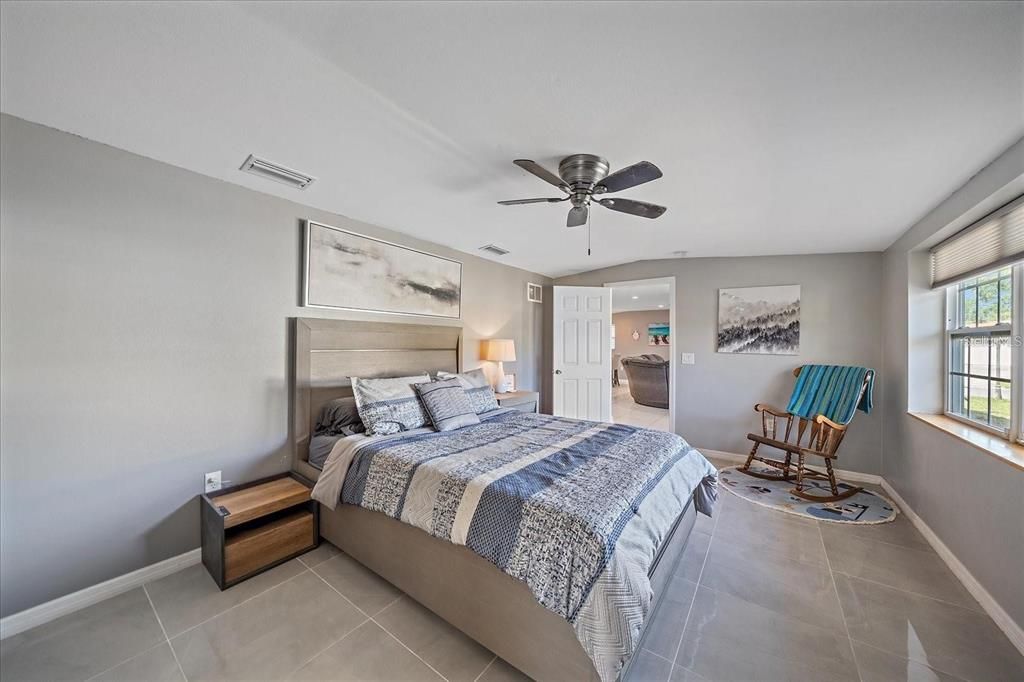 Activo con contrato: $499,000 (3 camas, 2 baños, 1650 Pies cuadrados)