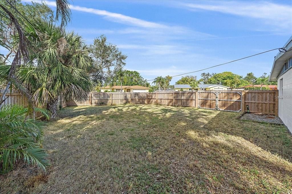 Activo con contrato: $499,000 (3 camas, 2 baños, 1650 Pies cuadrados)