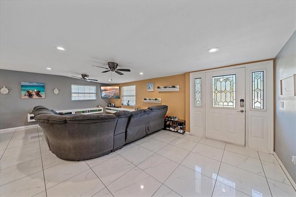 Activo con contrato: $499,000 (3 camas, 2 baños, 1650 Pies cuadrados)