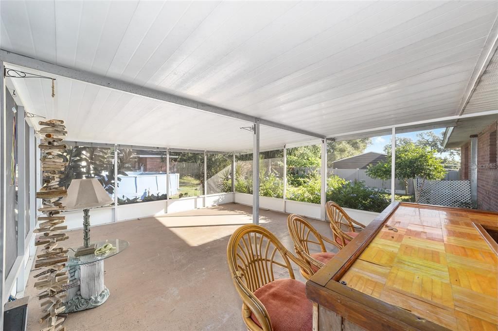 Active With Contract: $235,000 (3 beds, 2 baths, 1364 Square Feet)