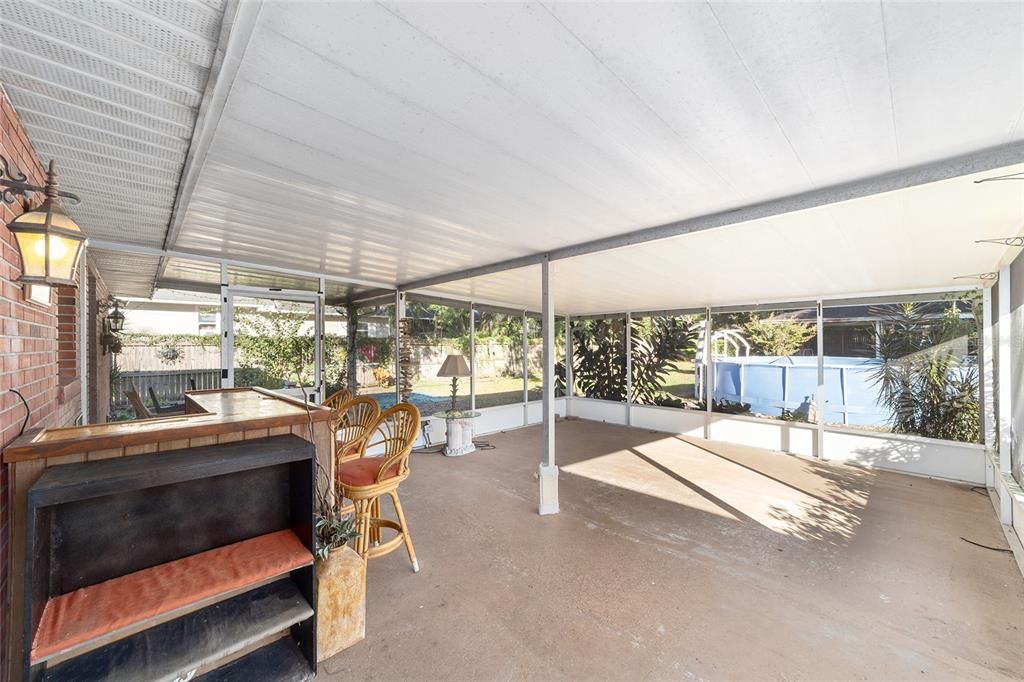 Active With Contract: $235,000 (3 beds, 2 baths, 1364 Square Feet)