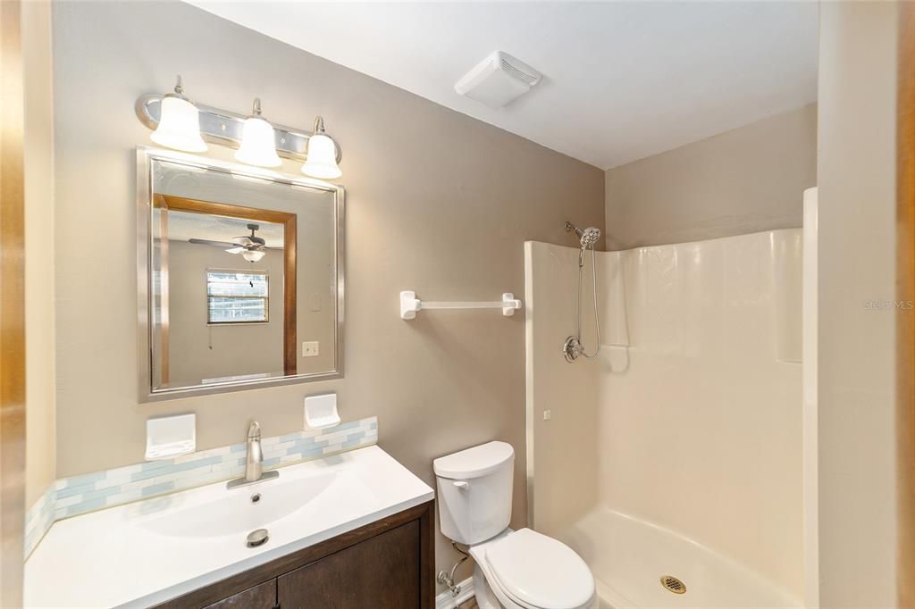 Active With Contract: $235,000 (3 beds, 2 baths, 1364 Square Feet)