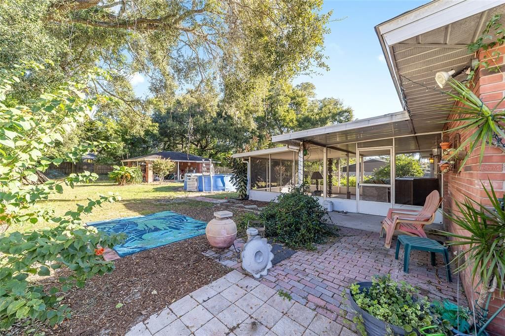 Active With Contract: $235,000 (3 beds, 2 baths, 1364 Square Feet)