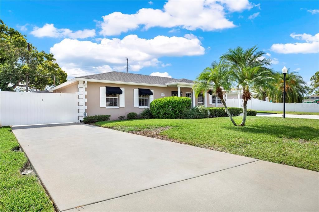 Active With Contract: $399,000 (3 beds, 2 baths, 1920 Square Feet)