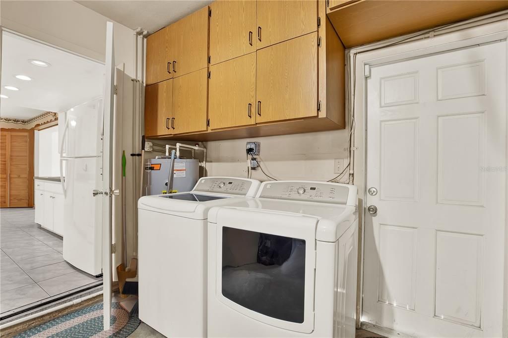 Active With Contract: $399,000 (3 beds, 2 baths, 1920 Square Feet)