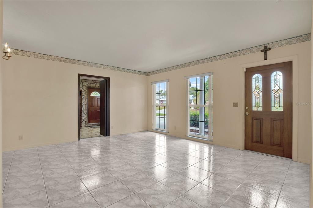 Active With Contract: $399,000 (3 beds, 2 baths, 1920 Square Feet)