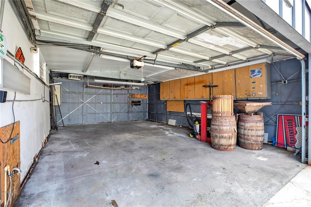 Active With Contract: $399,000 (3 beds, 2 baths, 1920 Square Feet)