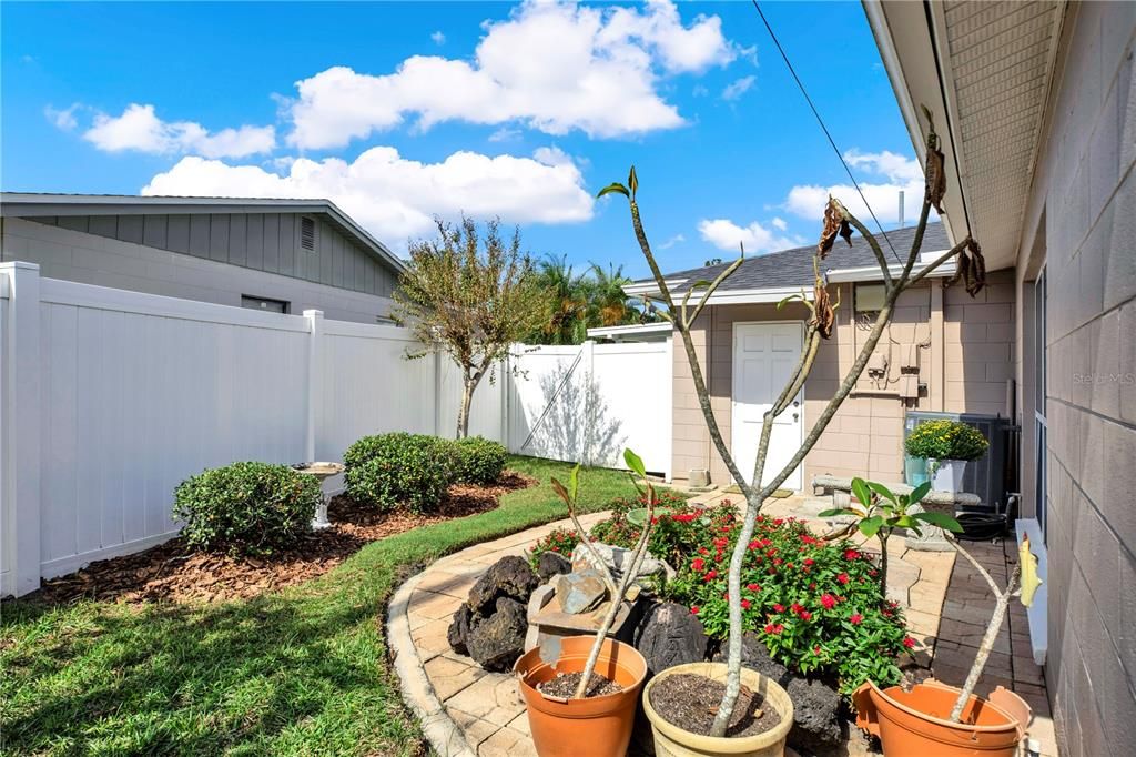 Active With Contract: $399,000 (3 beds, 2 baths, 1920 Square Feet)