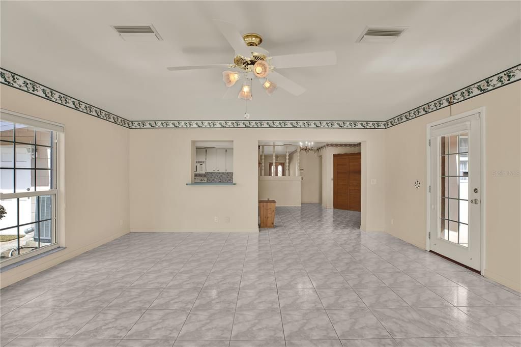 Active With Contract: $399,000 (3 beds, 2 baths, 1920 Square Feet)