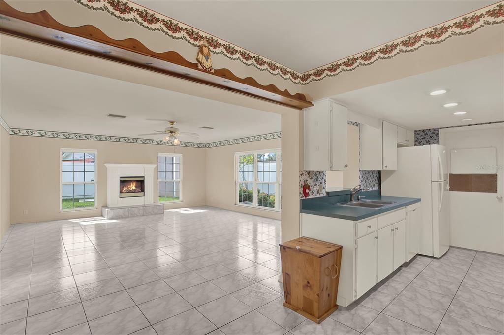 Active With Contract: $399,000 (3 beds, 2 baths, 1920 Square Feet)