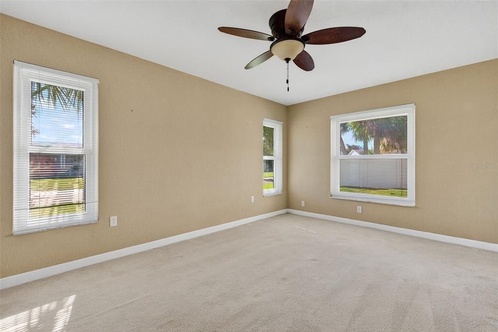 В аренду: $3,750 (3 спален, 2 ванн, 2076 Квадратных фут)