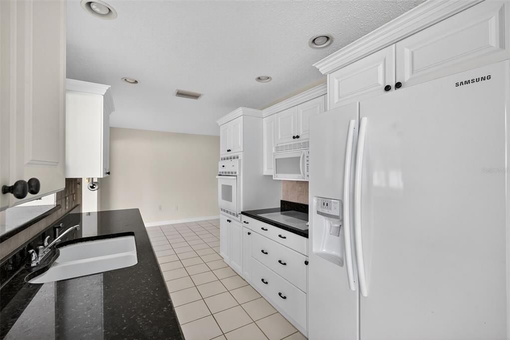 В аренду: $3,750 (3 спален, 2 ванн, 2076 Квадратных фут)