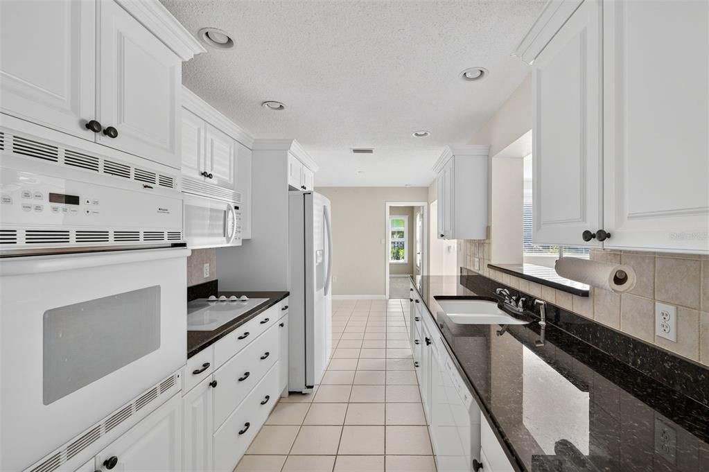 В аренду: $3,750 (3 спален, 2 ванн, 2076 Квадратных фут)