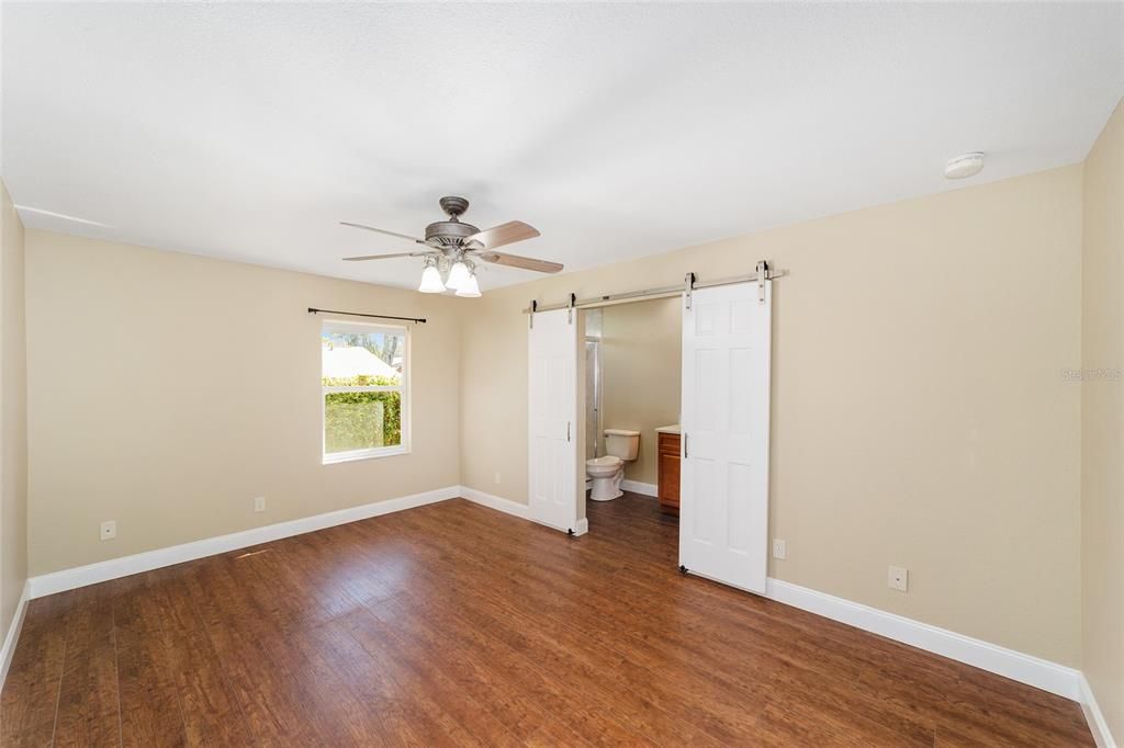 Под контрактом: $225,000 (3 спален, 2 ванн, 1320 Квадратных фут)