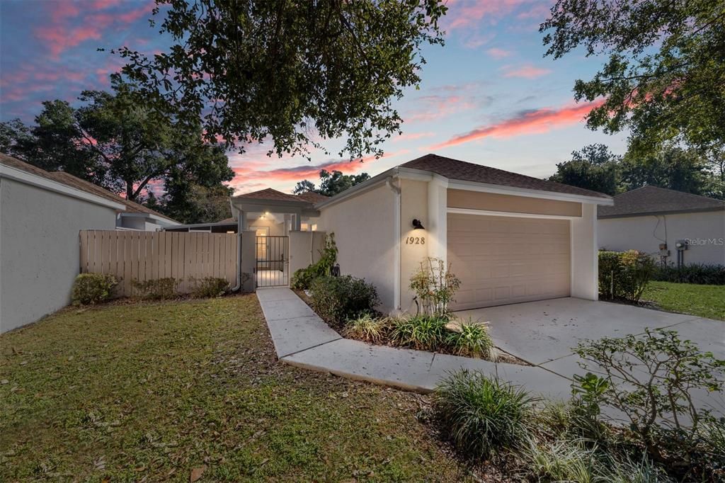 Под контрактом: $225,000 (3 спален, 2 ванн, 1320 Квадратных фут)