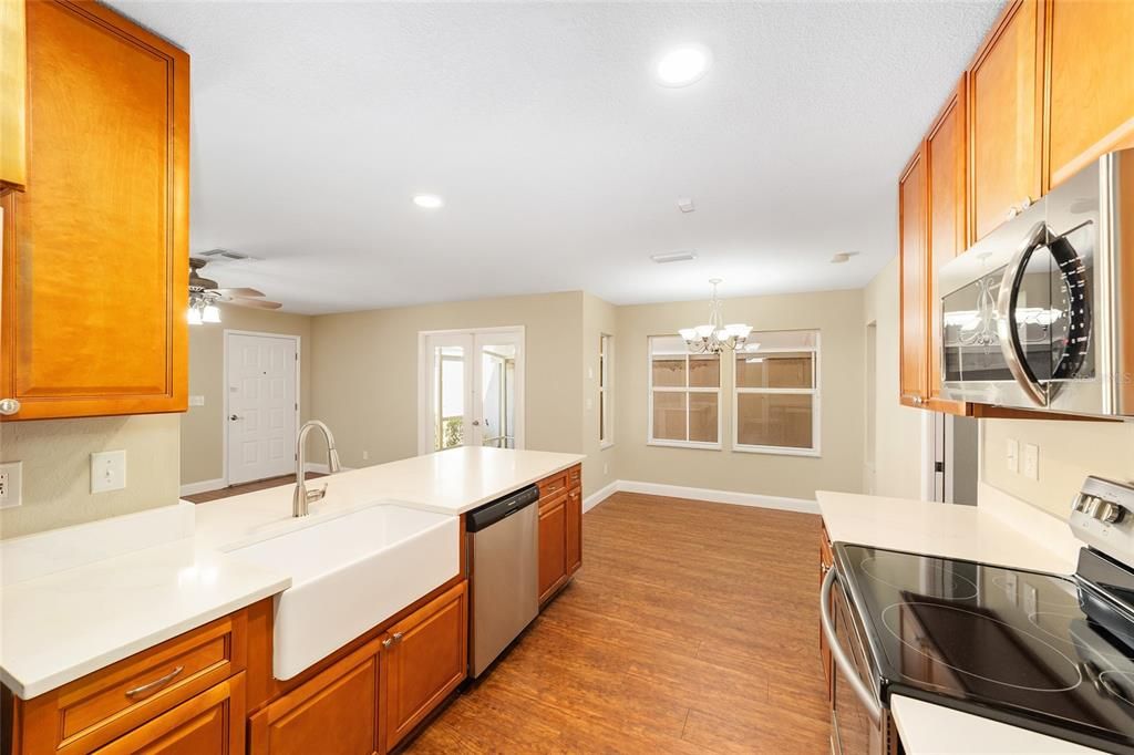 Под контрактом: $225,000 (3 спален, 2 ванн, 1320 Квадратных фут)