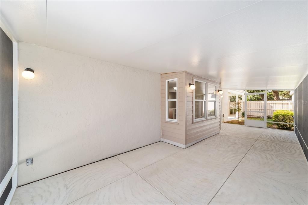 Под контрактом: $225,000 (3 спален, 2 ванн, 1320 Квадратных фут)