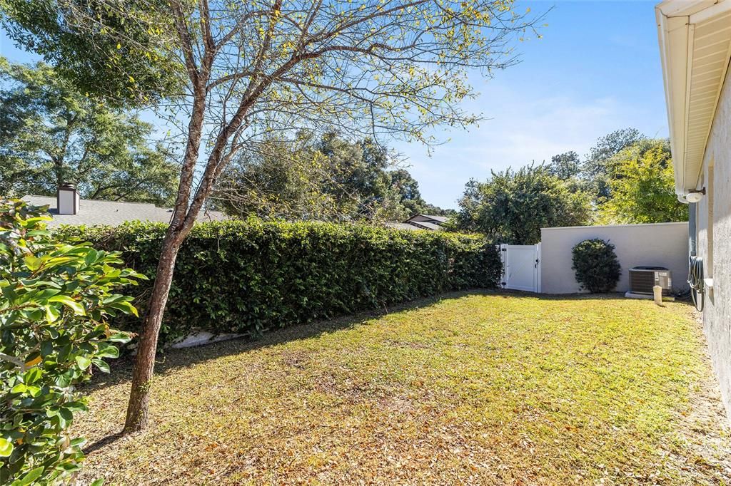 Под контрактом: $225,000 (3 спален, 2 ванн, 1320 Квадратных фут)