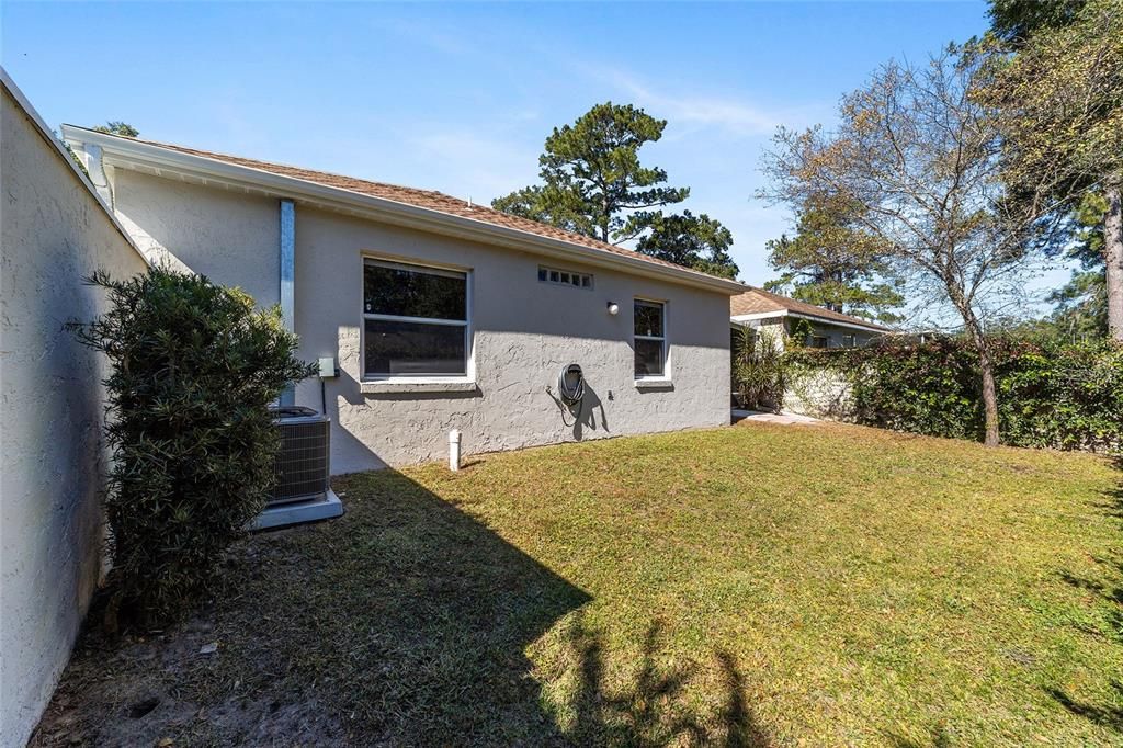 Под контрактом: $225,000 (3 спален, 2 ванн, 1320 Квадратных фут)