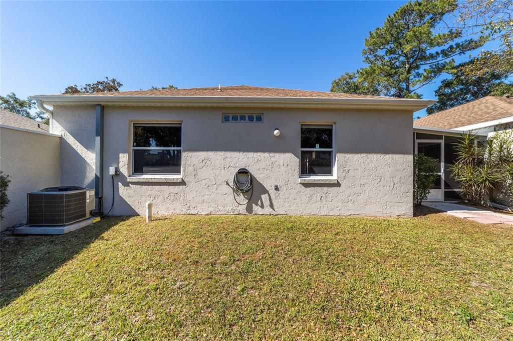 Под контрактом: $225,000 (3 спален, 2 ванн, 1320 Квадратных фут)