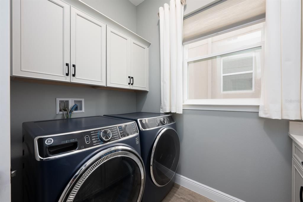 待售: $1,200,000 (5 贝兹, 3 浴室, 3239 平方英尺)