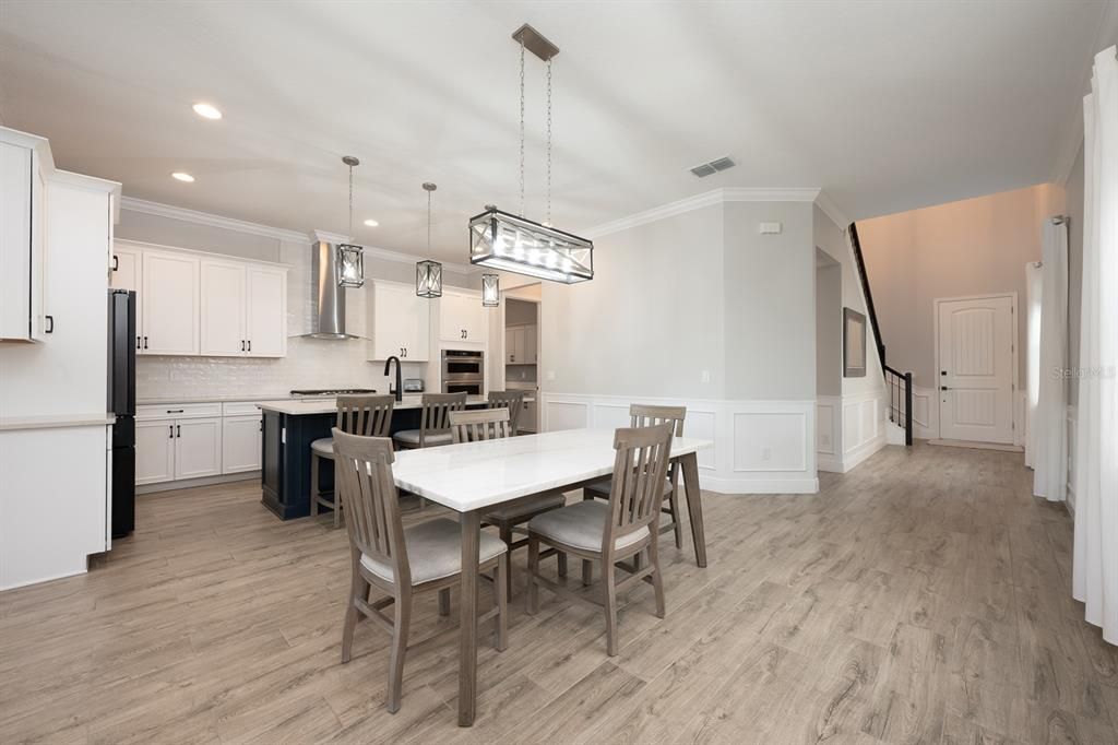 待售: $1,200,000 (5 贝兹, 3 浴室, 3239 平方英尺)