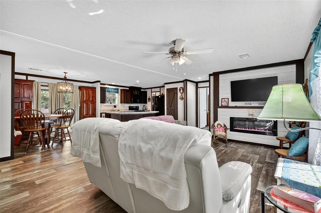 En Venta: $249,000 (3 camas, 2 baños, 1456 Pies cuadrados)