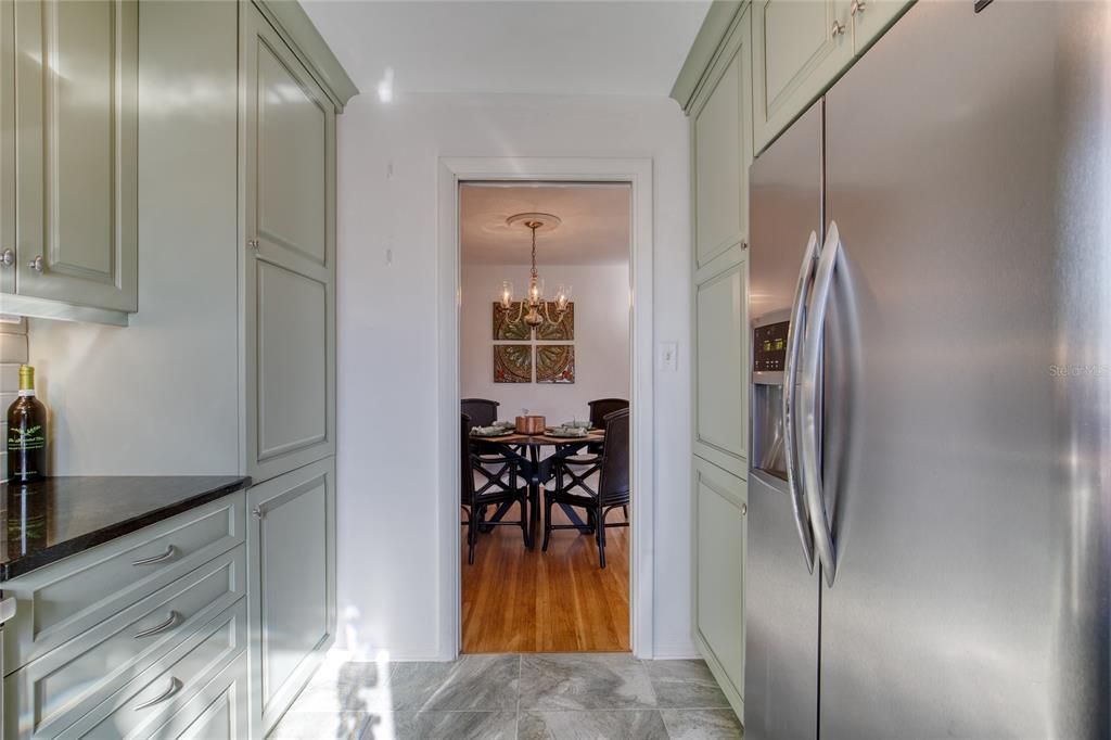 Active With Contract: $400,000 (2 beds, 2 baths, 1415 Square Feet)