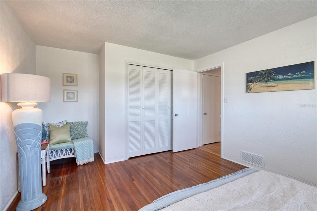 Active With Contract: $400,000 (2 beds, 2 baths, 1415 Square Feet)