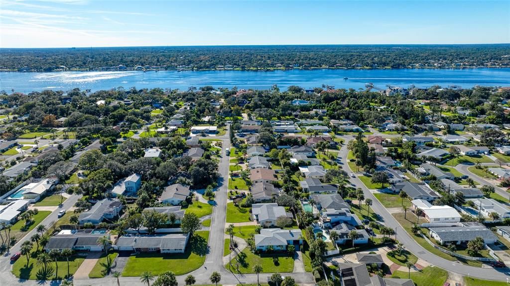 Active With Contract: $400,000 (2 beds, 2 baths, 1415 Square Feet)