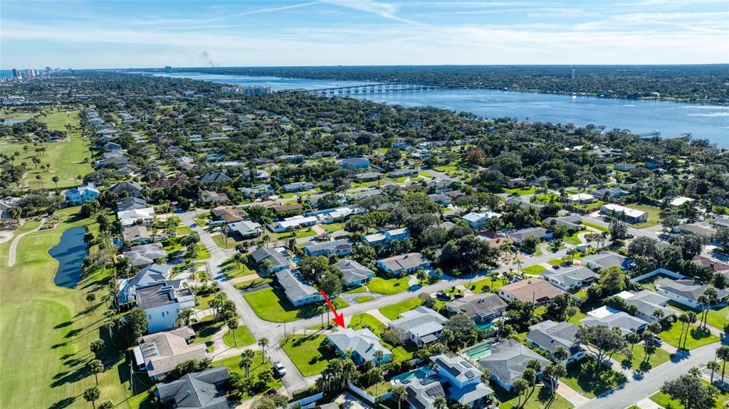 Active With Contract: $400,000 (2 beds, 2 baths, 1415 Square Feet)