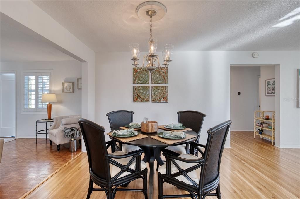 Active With Contract: $400,000 (2 beds, 2 baths, 1415 Square Feet)