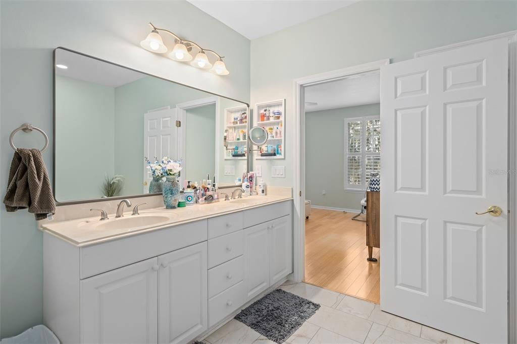 For Sale: $725,000 (3 beds, 2 baths, 2124 Square Feet)