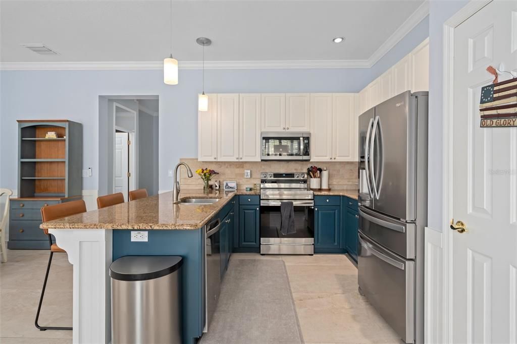 For Sale: $725,000 (3 beds, 2 baths, 2124 Square Feet)