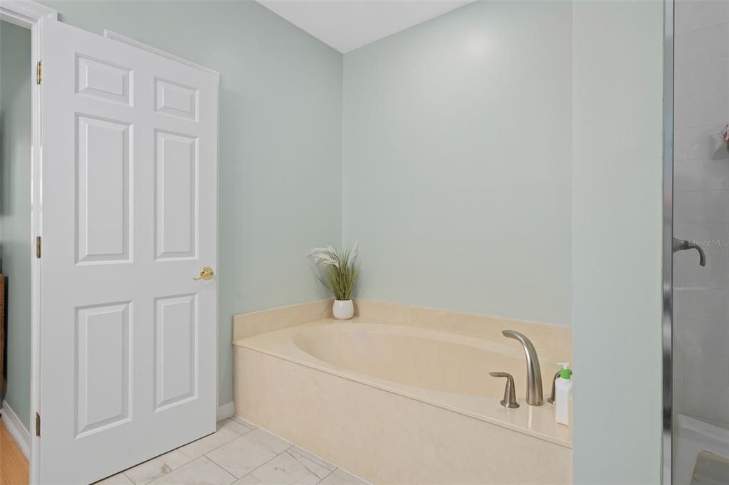 For Sale: $725,000 (3 beds, 2 baths, 2124 Square Feet)