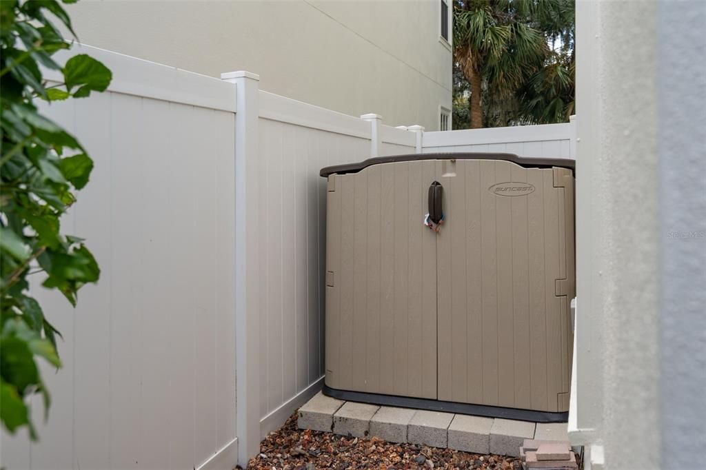 For Sale: $725,000 (3 beds, 2 baths, 2124 Square Feet)